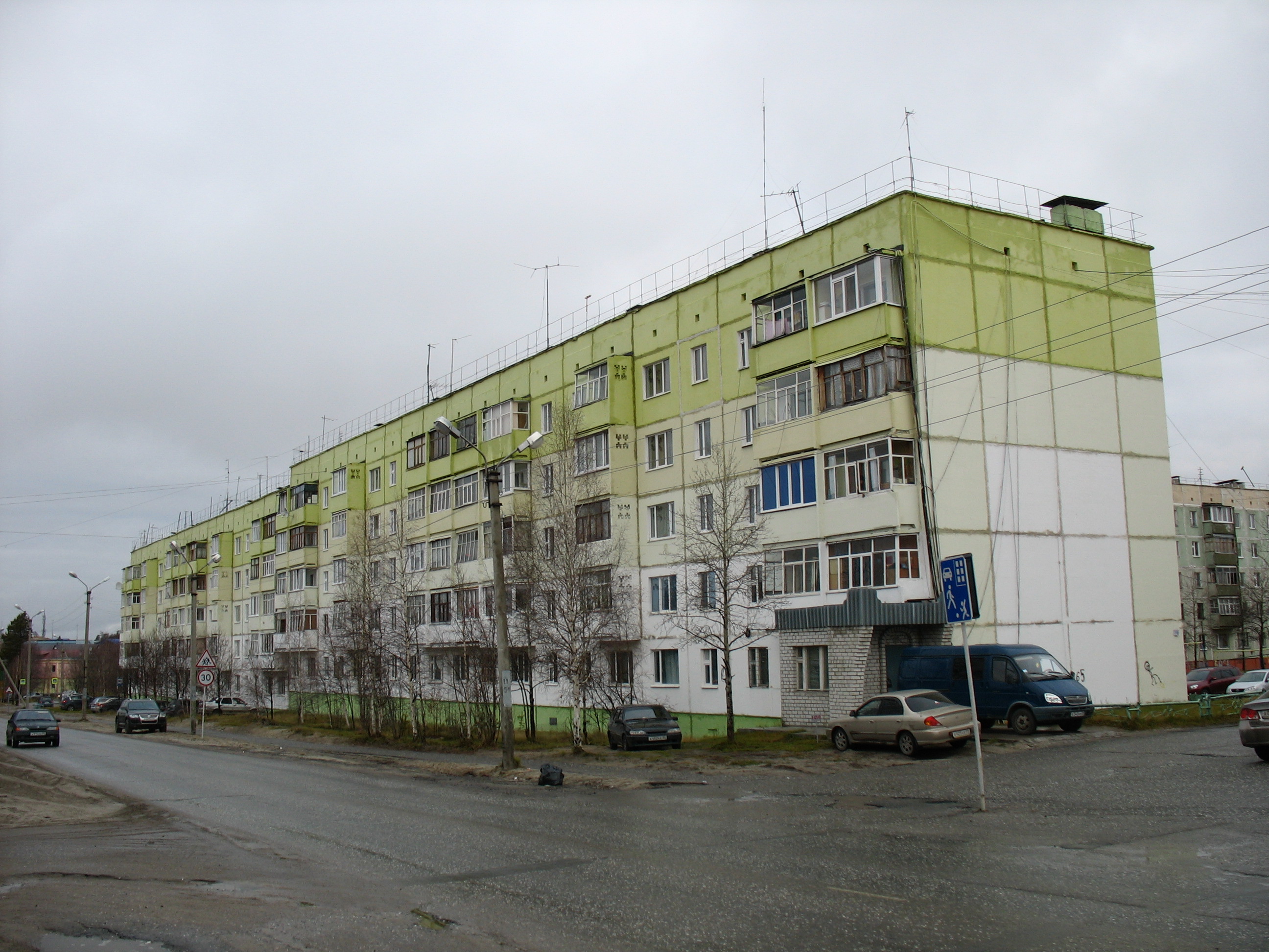 Свежие объявления ноябрьск. Ноябрьск Космонавтов 20. Улица Космонавтов Ноябрьск. Ноябрьск улицы Космонавтов 20. Ноябрьск улице Космонавтов 35.