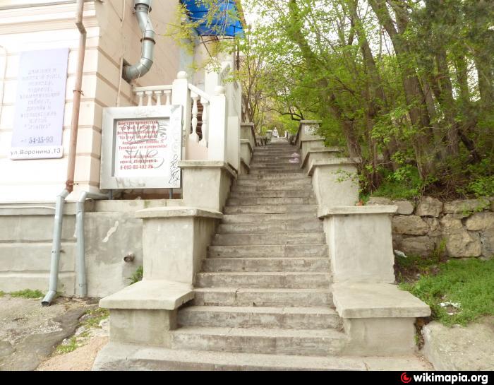 Сходи 2. Лестница Екатерины Севастополь. Лестницы старые Севастополь. Севастополь лестница на набережной. Улицы лестницы в Севастополе.