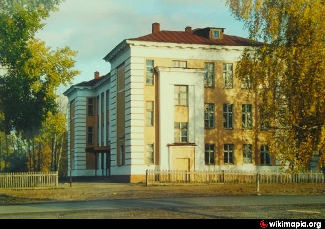 Школа 3 имени. Школа 1 Красновишерск. Школа 8 Красновишерск. Г Гагарин школа 1. Школа 1 город Красновишерск Пермский край.