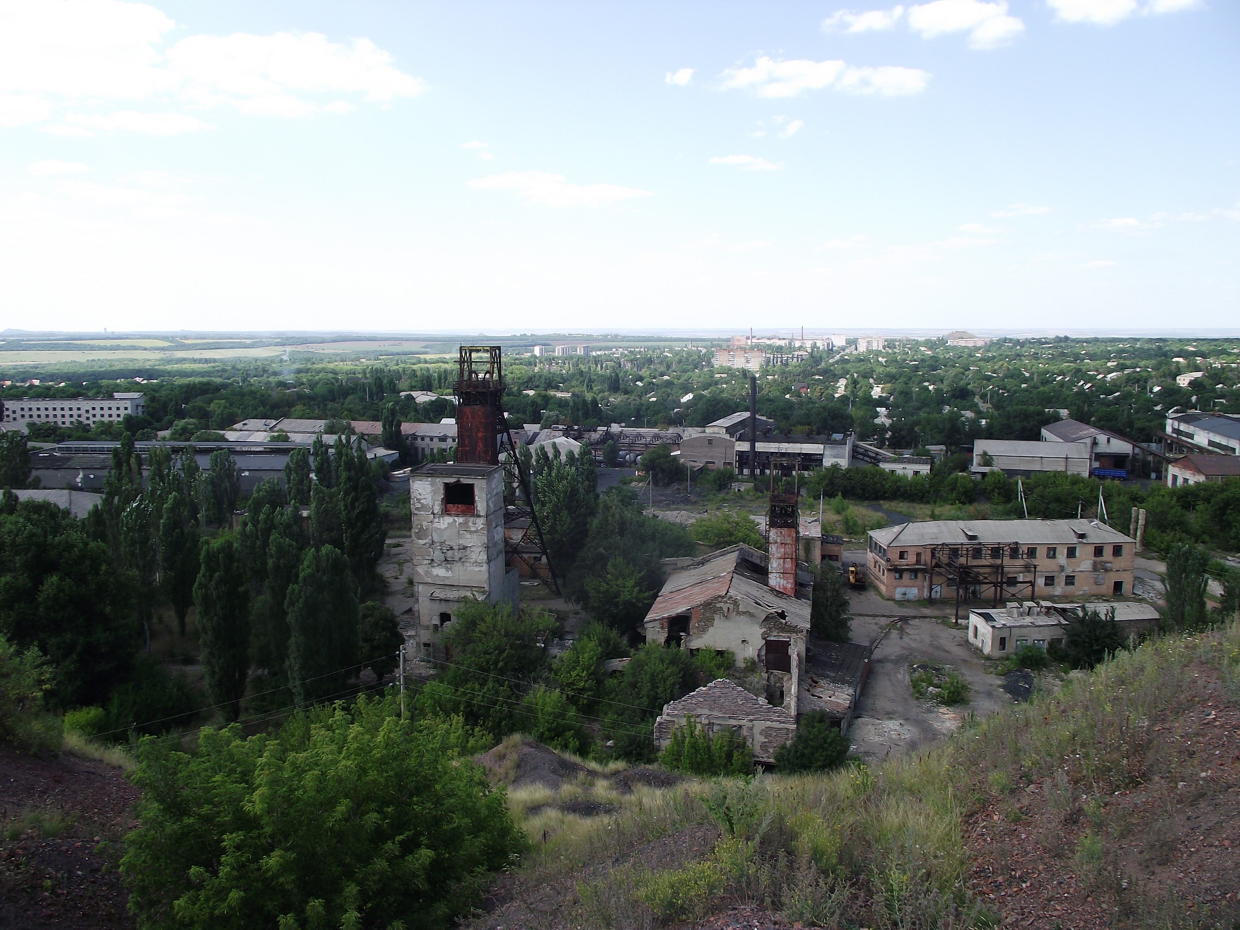 Снежное донецкая. Снежное Украина. Шахта 10 Снежное. Город Снежное Донецкая область. Снежное город Донецкая область шахта 21.