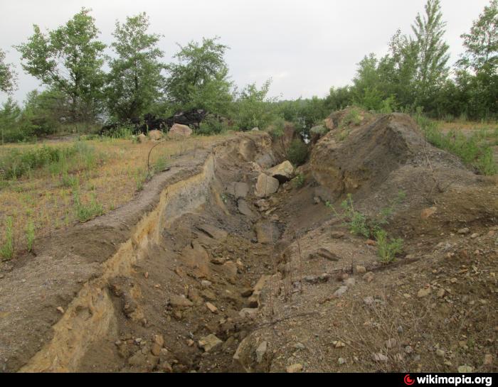 Ров на Украине. Ров на границе. Траншея на границе с Украиной. Ров в России.