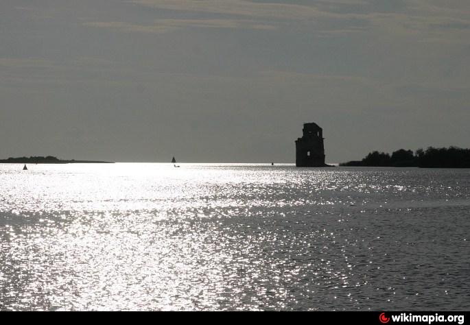 Вологодское водохранилище. Шекснинское водохранилище. Водохранилища Вологодской области. Шекснинское водохранилище Староюрьево. Деревня Дьяконовское Шекснинский район.