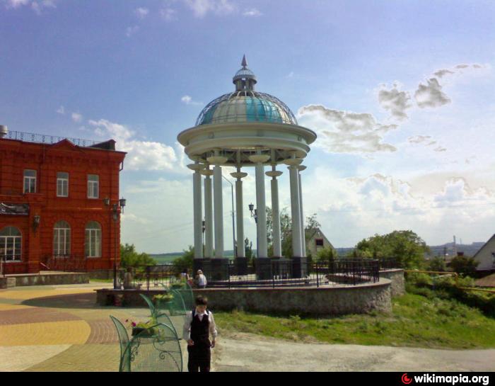 Театр старый оскол. Ротонда старый Оскол. Театр старый осколратондра. Ротонда у театра старый Оскол. Ротонда и смотровая площадка в Старом Осколе.