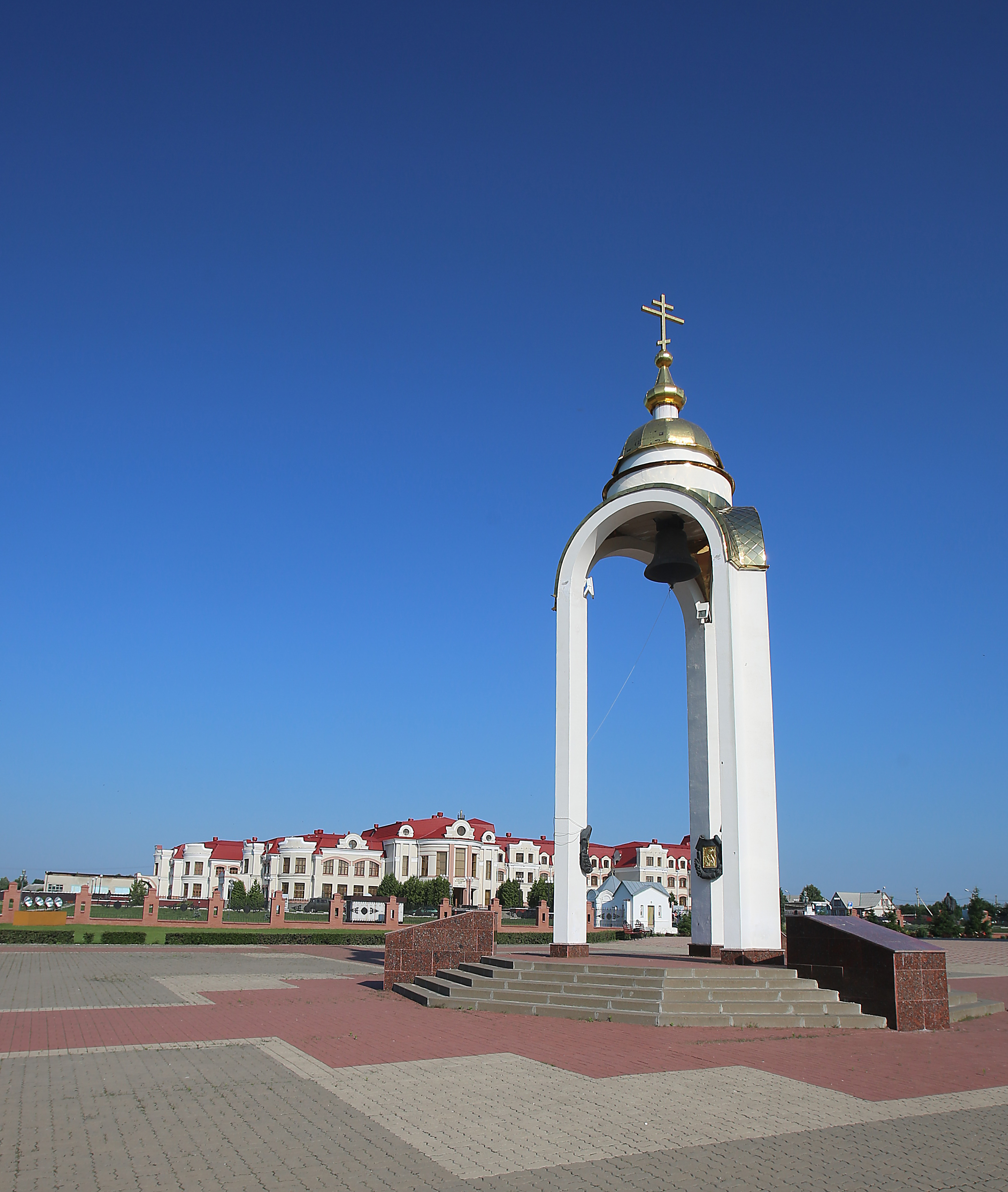 Белгородская область белгород. Колокол единения трёх братских народов Прохоровка. Колокол единения Прохоровка. Колокол Белгород Прохоровка. Колокол единения на Прохоровском поле.