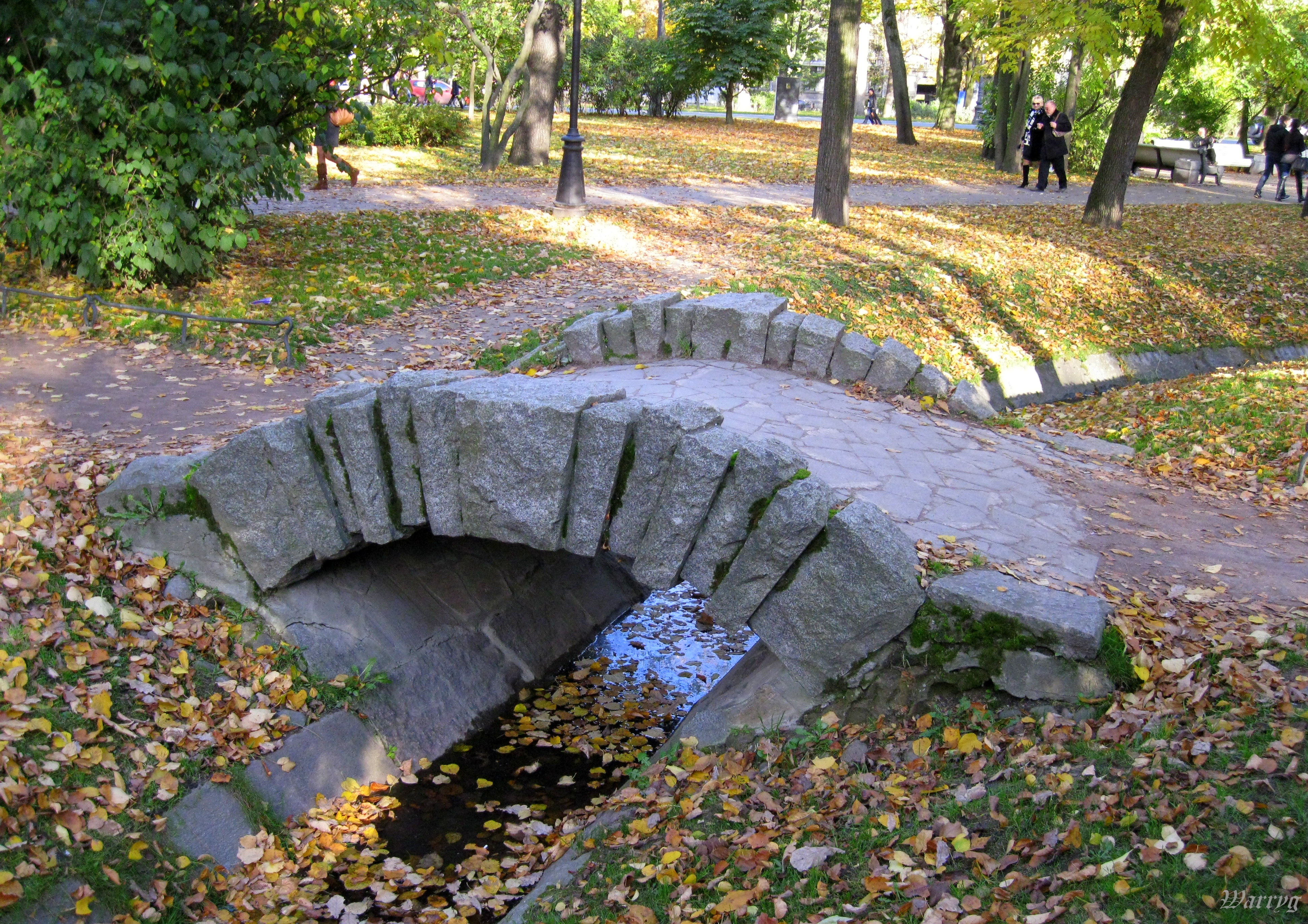 Каменный мостик Александровский парк