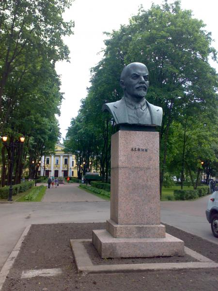 Monument to Lenin - Gatchina