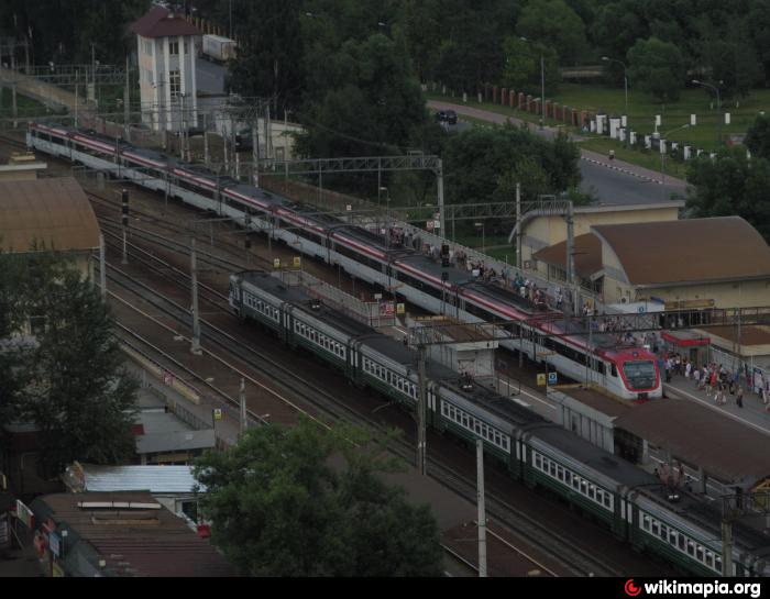 Реутова железнодорожный. Реутово Железнодорожная станция. Реутов ж/д станция. ЖД станция Реутово. Железнодорожный вокзал Реутов.