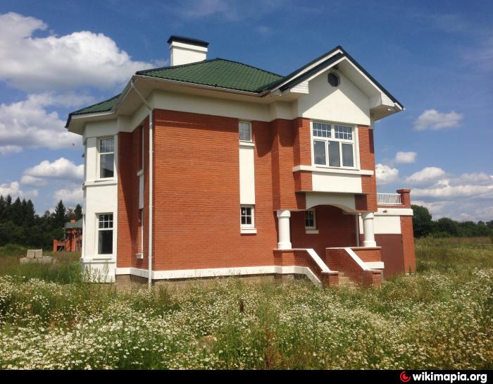 Почему поселок. Поселок Викториан парк. Коттеджный посёлок Victorian Park. Коттеджный посёлок Викториан парк Клинский район. Тиликтино поселок.