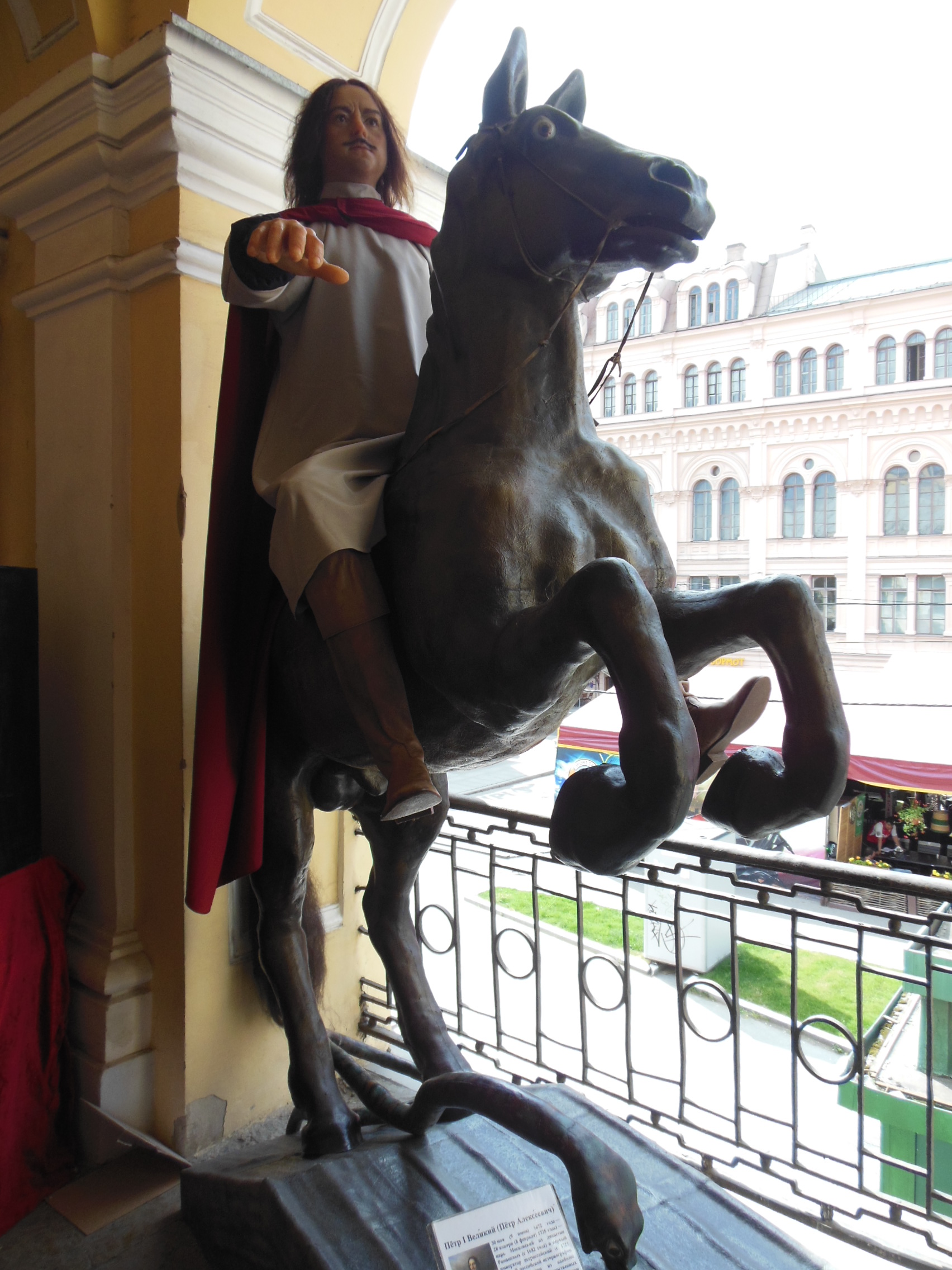 экспонаты музея восковых фигур в санкт петербурге