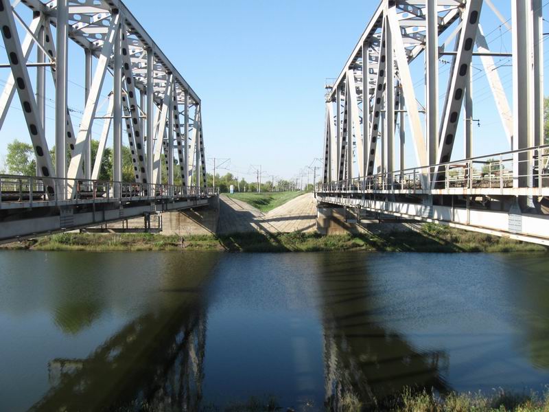 Железнодорожные мосты чугунка арзамас. Река большая глушица. Мост через чапаевку. Чапаевск речка чапаевка. Мост через чапаевку.