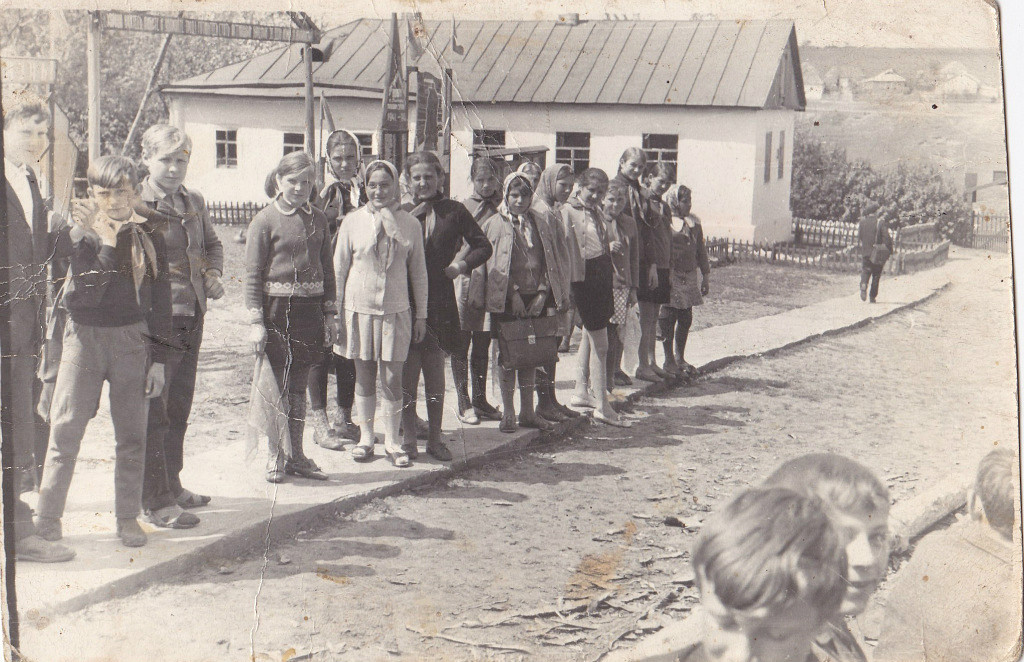 Прошлый п. 1 Школа Липовцы. Старые фотографии Медвенки. Старые фотографии Медвенки 2005 года.