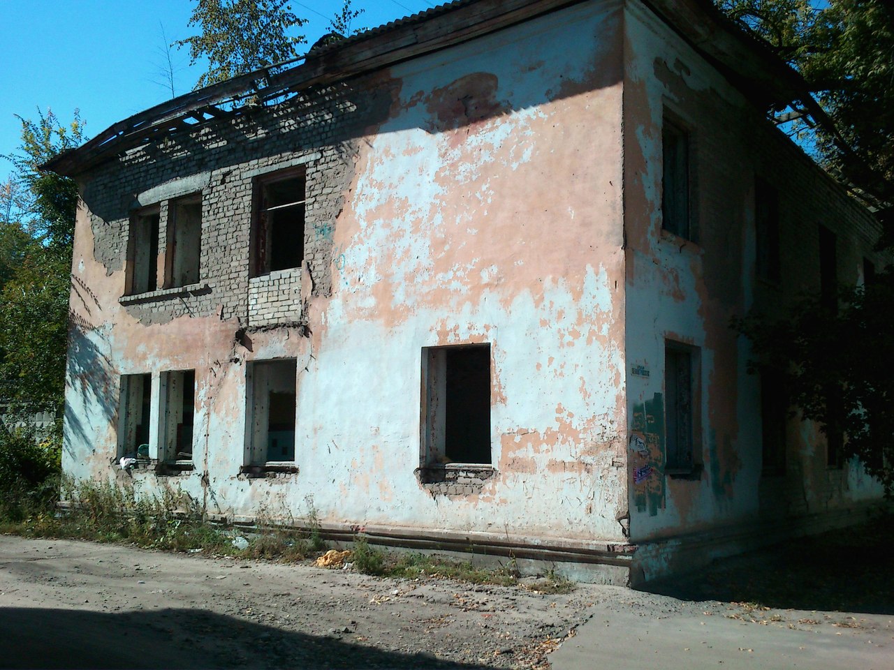 Б 56. Ул. Ленинградская, 56б. Заброшенные здания в Воронеже. Ленинградская 56б Воронеж. Заброшка на Ленинградской улице.