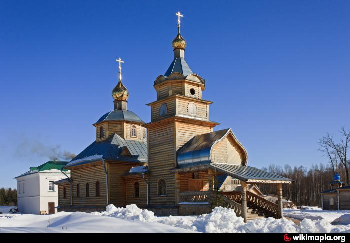 Храм царственных в ясенево. Храм Царственных мучеников в Южном Измайлово. Храм в Измайлово страстотерпцев. Храм святых Царственных страстотерпцев поселка Новоомский..