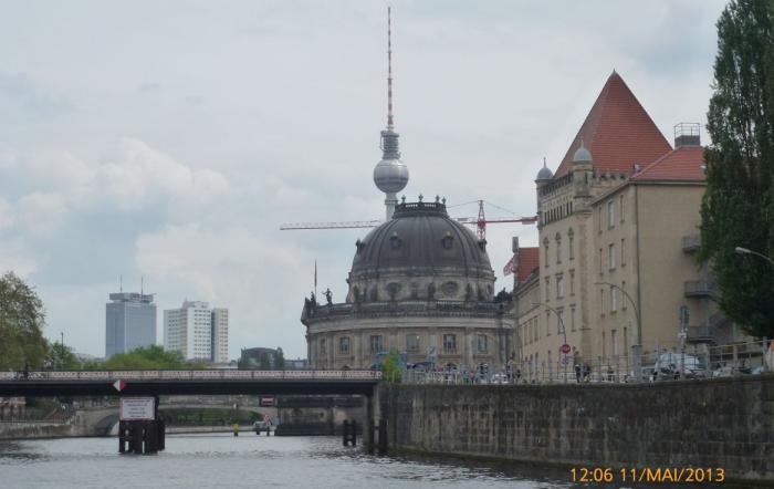 Monbijoubrücke - Monbijou Bridge - Berlin