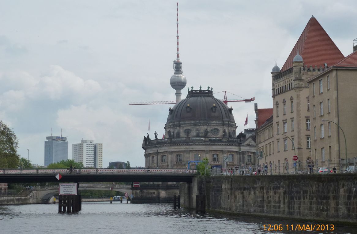 Monbijoubrücke - Monbijou Bridge - Berlin