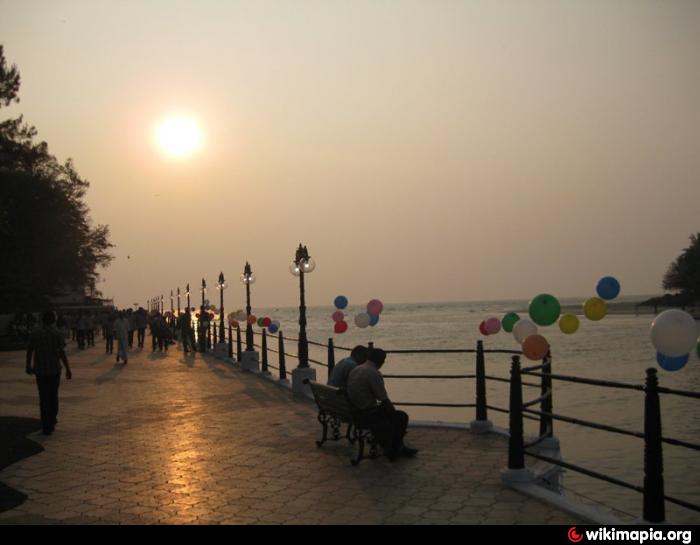 RIVERSIDE WALKWAY