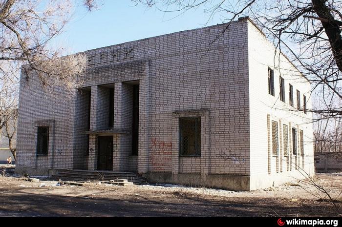 Погода в заводском каменск шахтинский. Заброшенные здания в Каменск Шахтинском. Заброшка Каменск Шахтинский. Каменск Шахтинский шахтёрский посёлок. Парк мкр заводской Каменск Шахтинский.