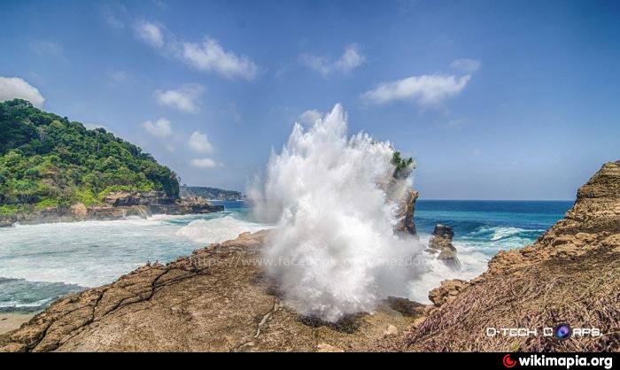 Pantai Pathuk Gebang Talaban Beach