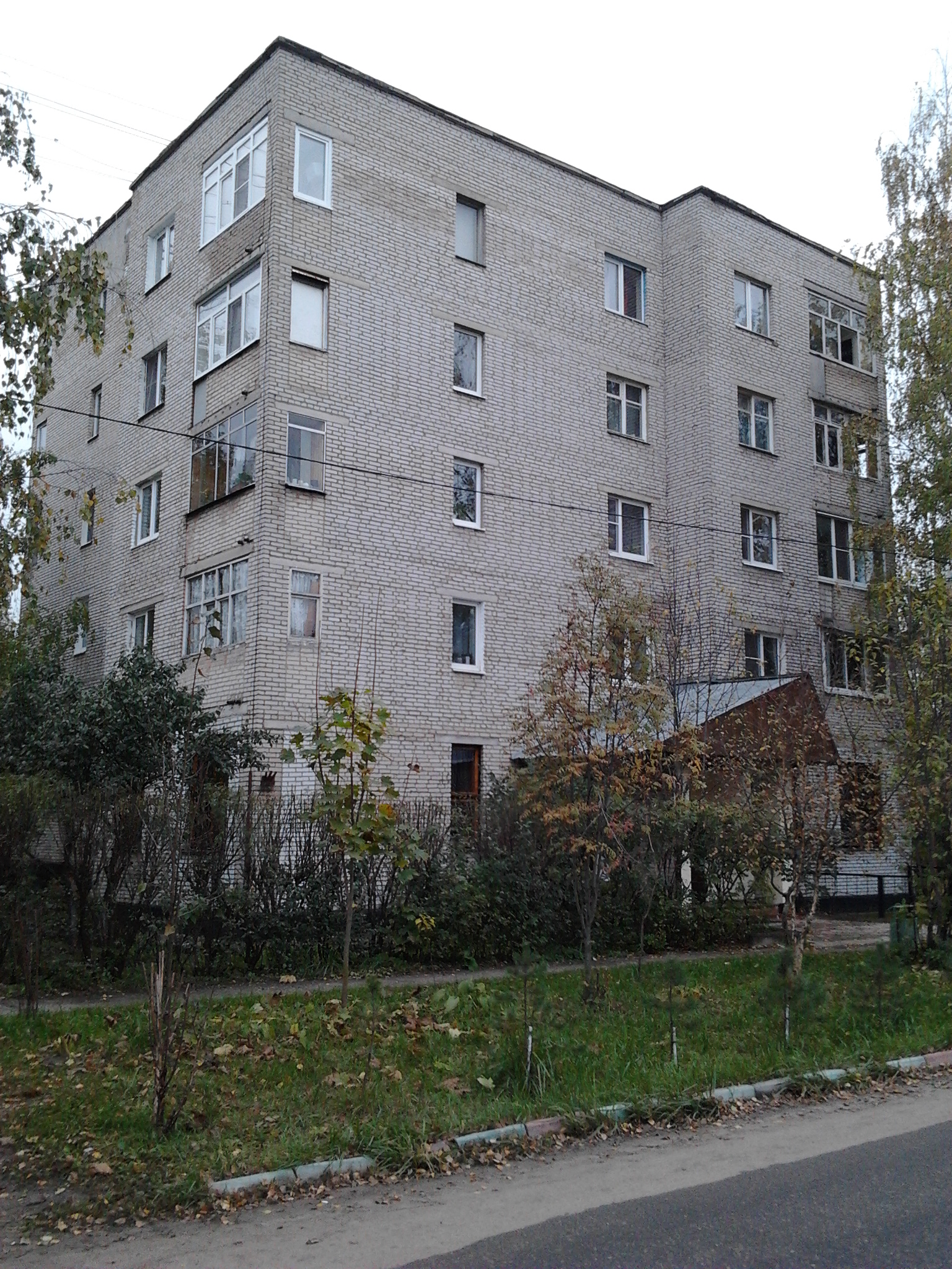 магазин пингвин. сбербанк в кирове. большая московская 134. большая московская, 3. большая московская 134.