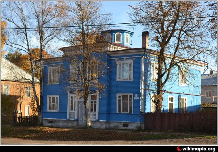 Дом печера. Здание город Печоры ул Псковская. Ул Рижская Печоры Псковская область. Дом особняк Печоры мира 25. Печоры жилые дома.