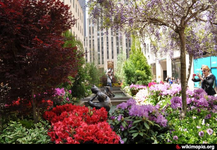 Channel Gardens - New York City, New York | park, public garden, movie ...