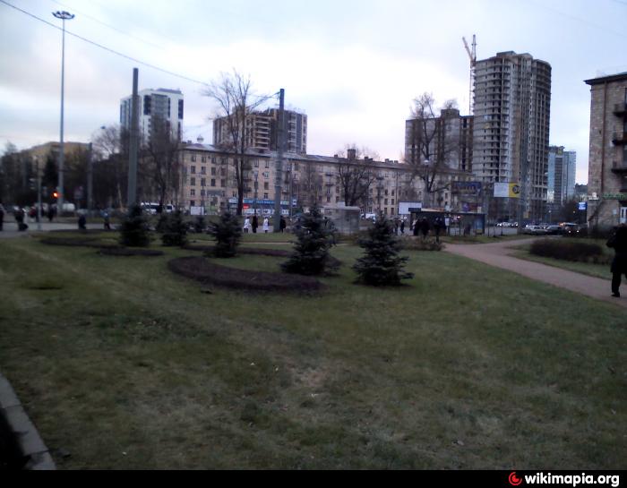 Светлановский округ санкт петербург. Светлановский площадь Санкт-Петербург. Светлановская площадь г Санкт Петербург. Светлановская площадь сквер здание. Внутриквартальный сквер на Светлановском проспекте 93 СПБ.