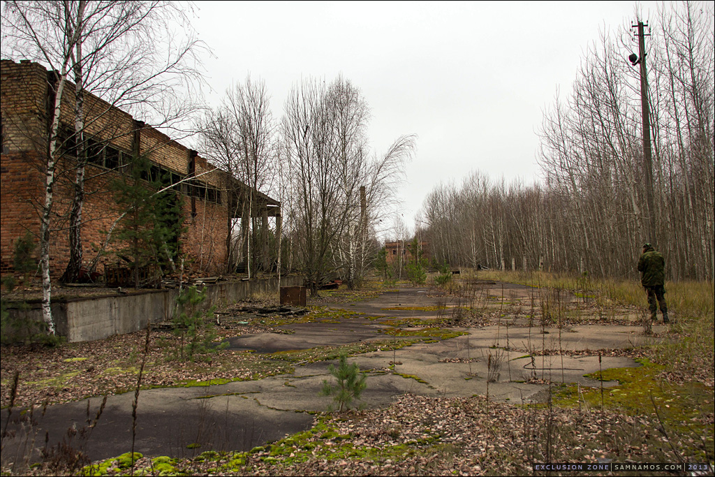 Попали в зону отчуждения. Чернобыль дорога в Припять. Вильча Припять. Припять Чернобыль ЧАЭС зона отчуждения. ВПЧ-2 Припять.