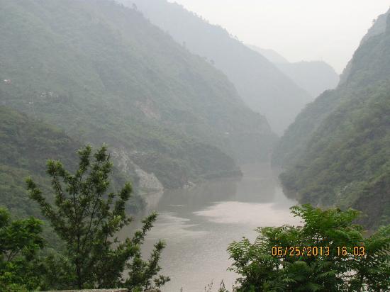 Pandoh Dam Reservoir