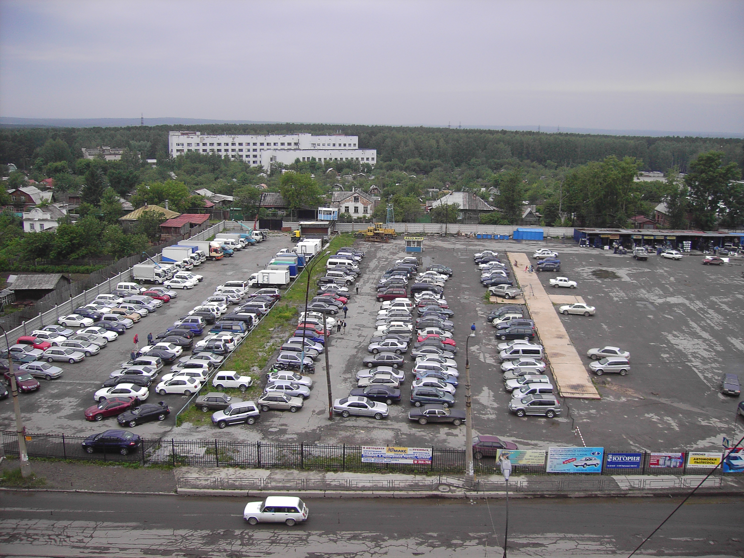 Белая башня Екатеринбург авторынок. Белая башня ЕКБ авторынок. АВТОМОЛЛ белая башня в Екатеринбурге. УНИИФ.