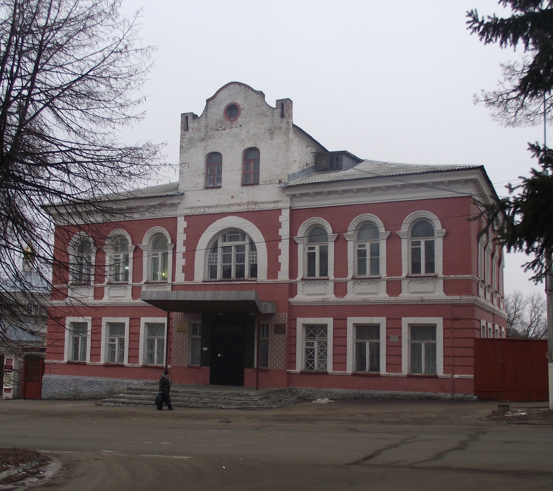 Здание первой. Кашира Дума городская памятник архитектуры. Старинные здания Каширы. Кашира архитектура. Исторические архитектуры Кашира-2 Московская область.