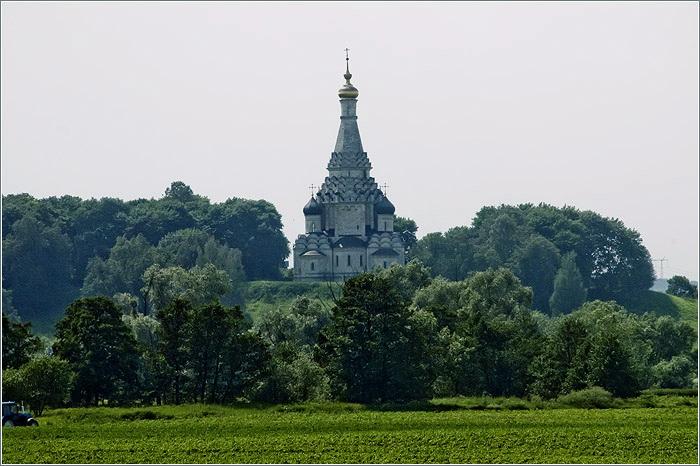 Церковь в селе остров