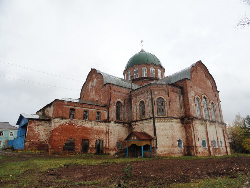 Кировская унинский. Храм Александра Невского поселок Уни Кировская область. Унинская Александро Невская Церковь. Уни Кировская область храм храм Александра Невского фото. Спасская Церковь Уни Кировская область.