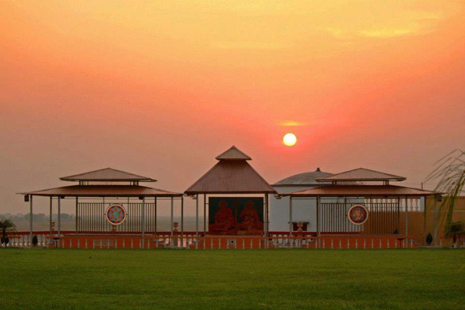 Paduka Darshan (part of Bihar School of Yoga, Munger) Sannyasa Peeth ...