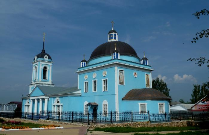 Сухиничи. Сухиничи Церковь Смоленской иконы Божией матери. Храм Смоленской иконы Сухиничи Смоленской Божией матери. Г Сухиничи Калужская область. Церковь Казанской иконы Божией матери Сухиничи.