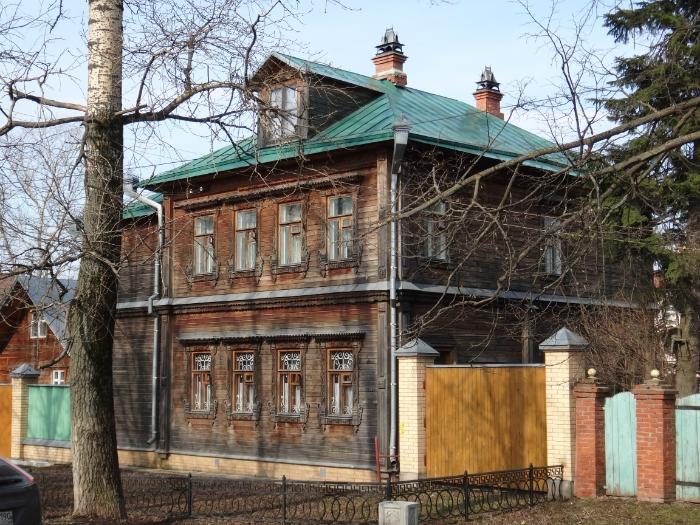 Дома сергиево посадский. Сергиев Посад улицы. Ул Посадская Сергиев Посад. Старый дом Сергиев Посад. Сергиев Посад улица Сурикова.