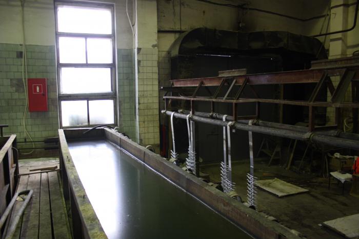 гальванический цех. линия цинкования гальваника. гальваническая линия цинкования-фосфатирования. гальваники петербурга. гальванический участок.