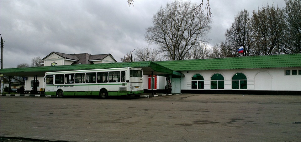 301 автобус москва верея парк победы. Междугородная автостанция Губкин. Губкин автостанция вокзал.