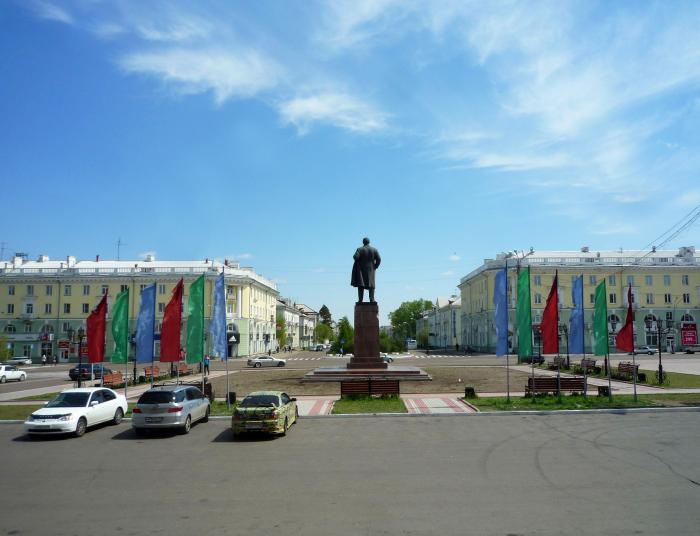 Ангарск черемхово. Город Ангарск площадь Ленина. Иркутская область город Черемхово площадь Ленина. Памятник Ленину Ангарск. Площадь Ленина Ангарск клумбы.