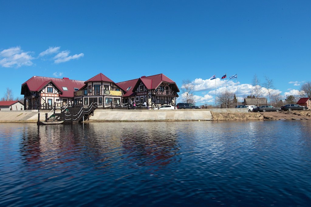 веселый роджер саратов. вилла тамара коктебель официальный сайт. семь озер база отдыха ленинградская область сторисы. база отдыха роджер энгельс. весёлый роджер турбаза энгельс.