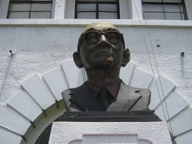 Bust of Don Tomas Mapúa - Manila