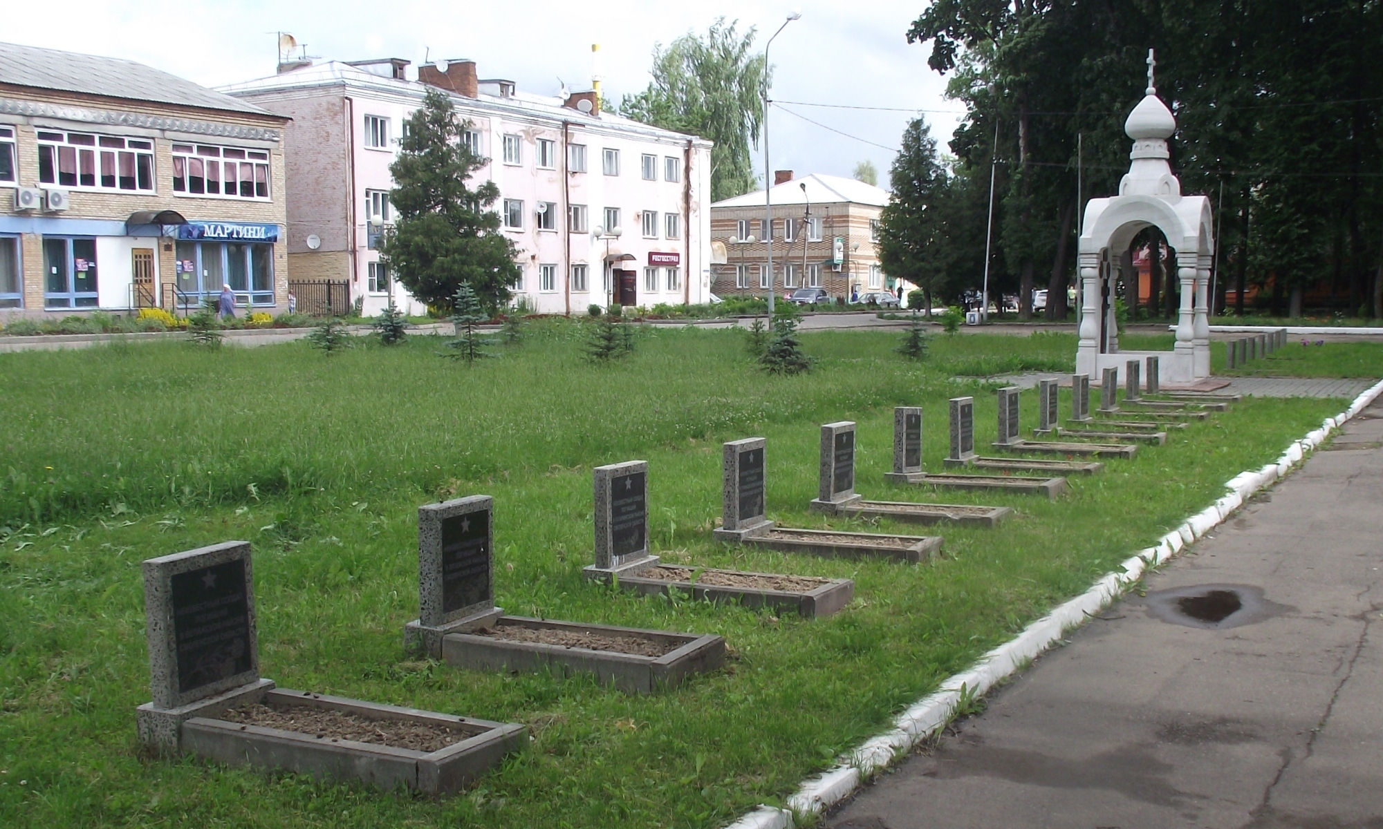 Город ельня. Сквер боевой славы Ельня Смоленской области. Ельня город воинской славы памятники. Город Ельня сквер боевой славы. Ельня мемориал воинской славы.