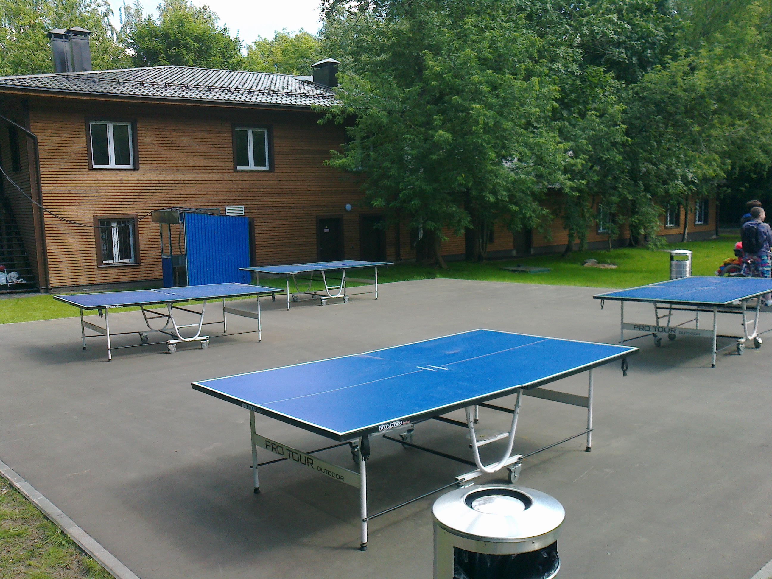 Площадка с теннисными столами