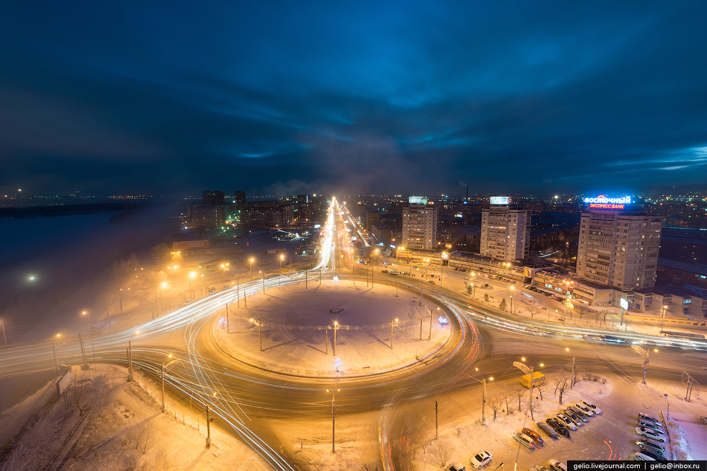 Время в красноярском крае. Город Красноярск. Предмостная площадь города Красноярска. Красноярск административный центр. Красноярск центр.