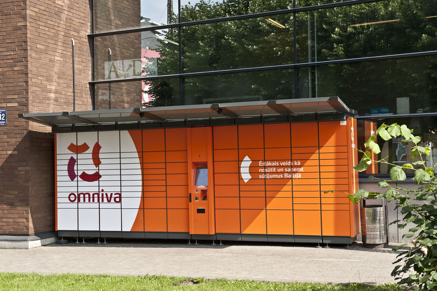 Orange Parcel Machine Parcel machine - Riga