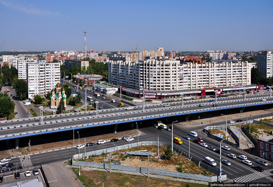 Красный путь фото. Красный путь Омск. Город Омск улица красный путь. Красный путь метромост. Пушкина Омск библиотека метромост.