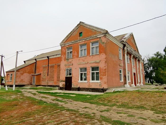 Семикаракорский вислый. Храм Вознесения Господня Сусат. Хутор Сусат.