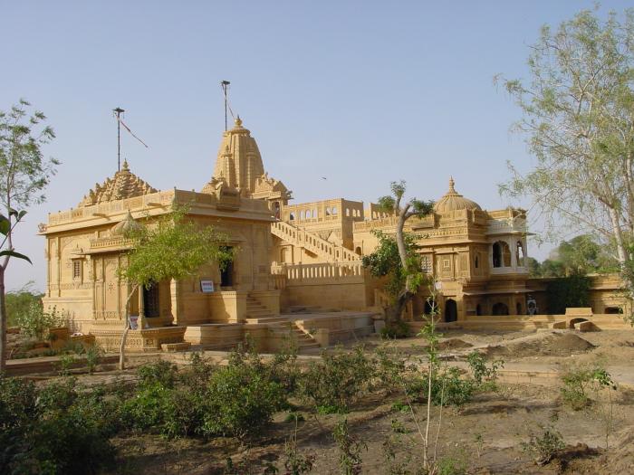 ADINATHJI MANDIR, AMAR SAGAR