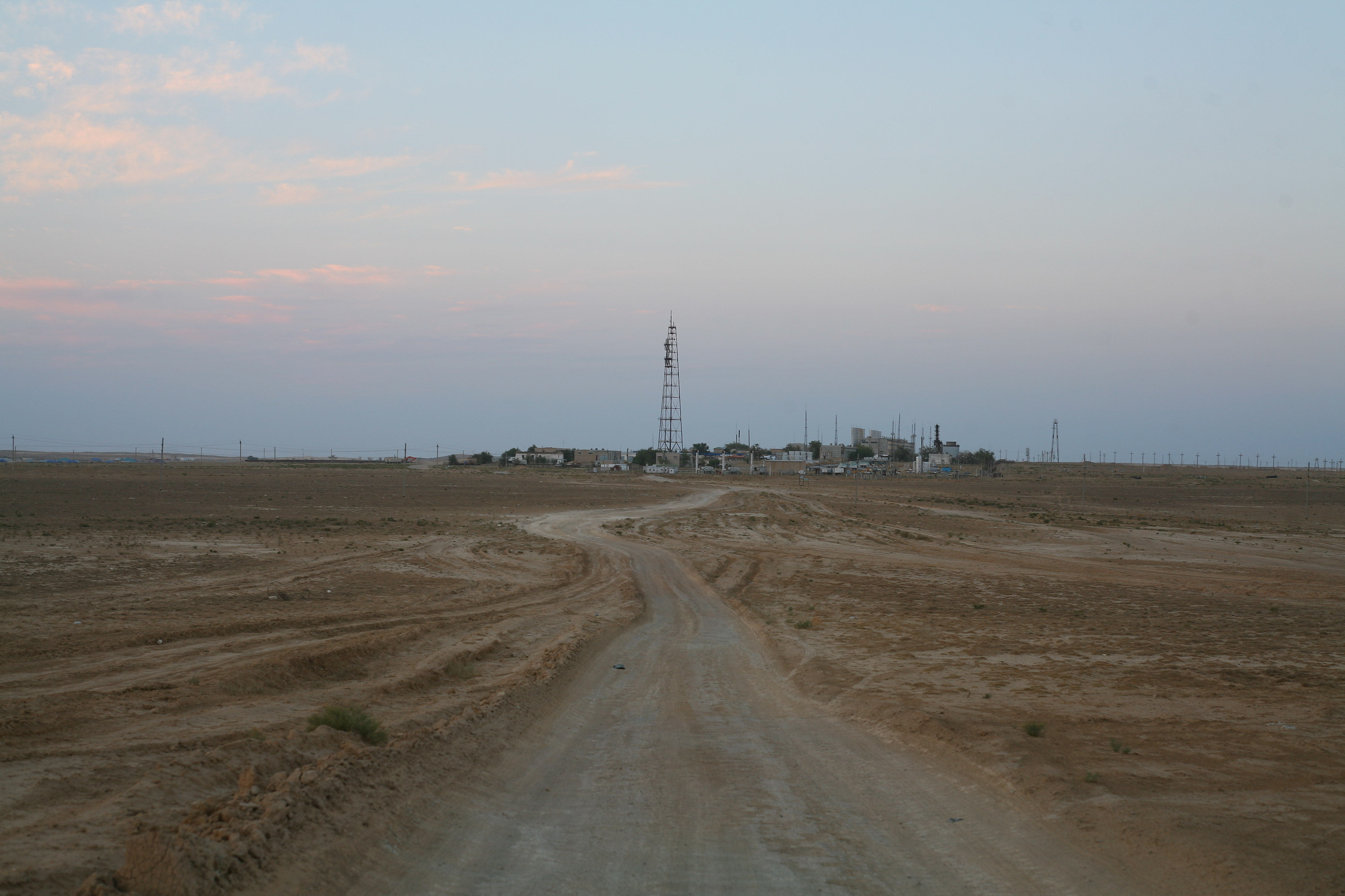 Погода в актюбинском оренбургской. Бозой Казахстан. Бухара Урал газопровод Казахстан. Актюбинская область ГКС-10 Бозой. Шалкар Актюбинская область поселок газопровод.