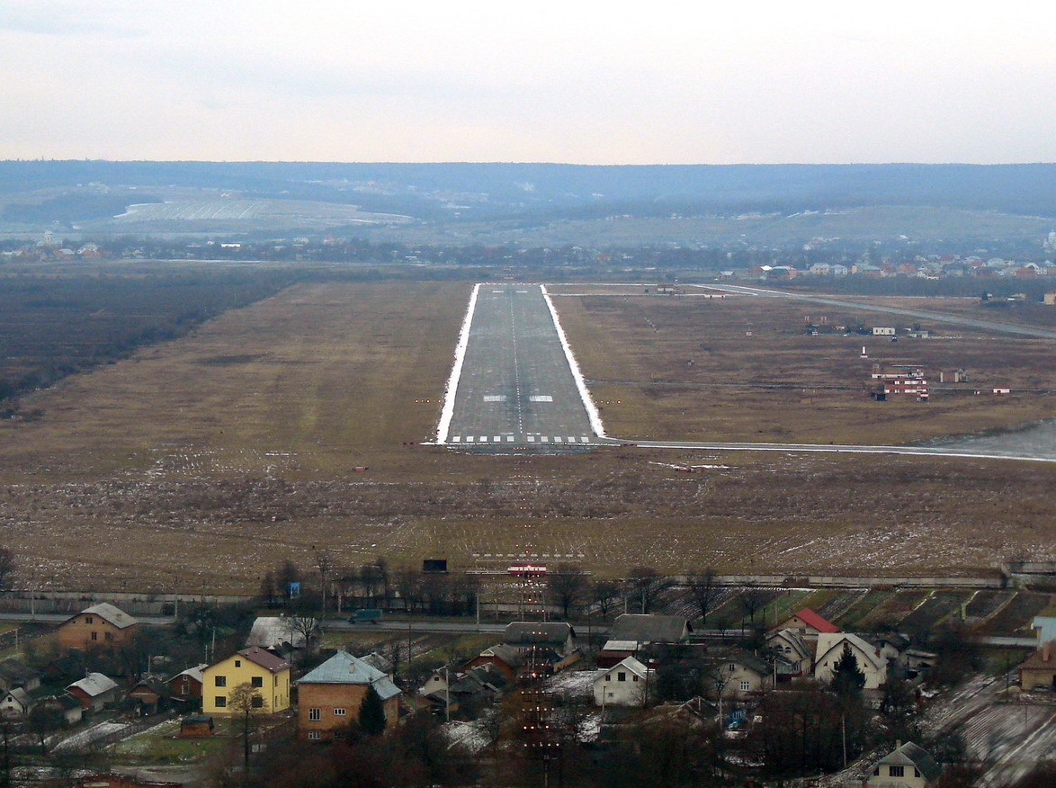 аэропорт ивано франковск