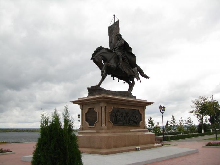 Памятник засекину в самаре на набережной фото